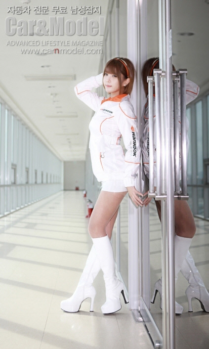 코리아 인터내셔날 서킷에 천사가? 레이싱 모델 허윤미