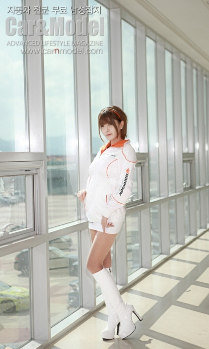 코리아 인터내셔날 서킷에 천사가? 레이싱 모델 허윤미