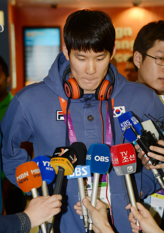 0721박태환런던도착안훈011