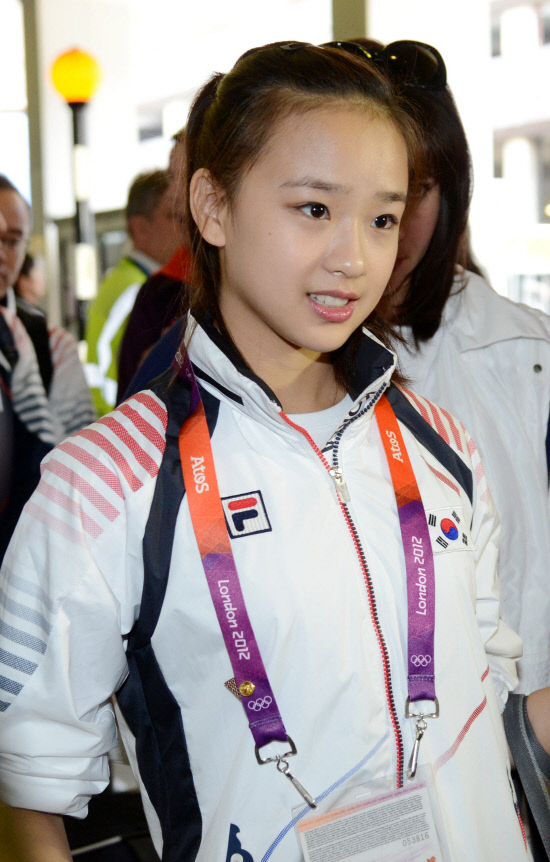 0721손연재런던도착안훈010