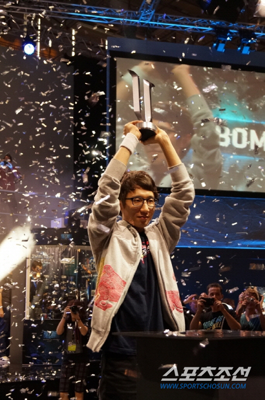 WCS 시즌2 우승자 최지성 선수_4