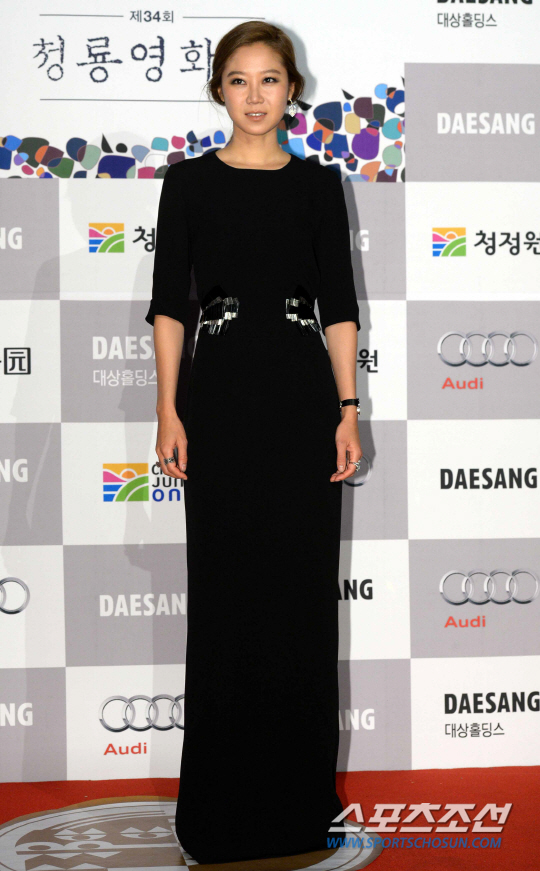제34회 청룡영화상 시상식이 22일 서울 회기동 경희대학교 평화에 전당에서 열렸다. 시상식 전 열린 레드카펫 행사에서 공효진이 포즈를 취하고 있다.회기동=송정헌 기자 songs@sportschosun.com/2013.11.22/