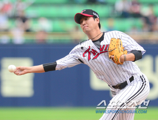 [포토] LG 선발 우규민의 힘찬 피칭!