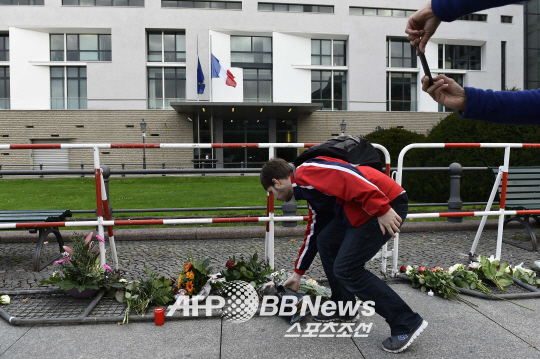 GERMANY-FRANCE-ATTACKS-MERKEL