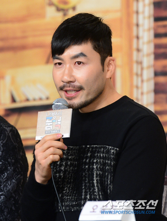 [포토] 질문 답하는 노홍철