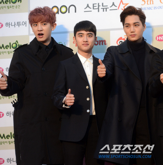 [포토] 찬열-디오-카이, 뜨거운 인기 실감해요!