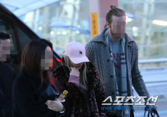 클로이 모레츠, 꽁꽁 중무장 신비주의 출국 패션