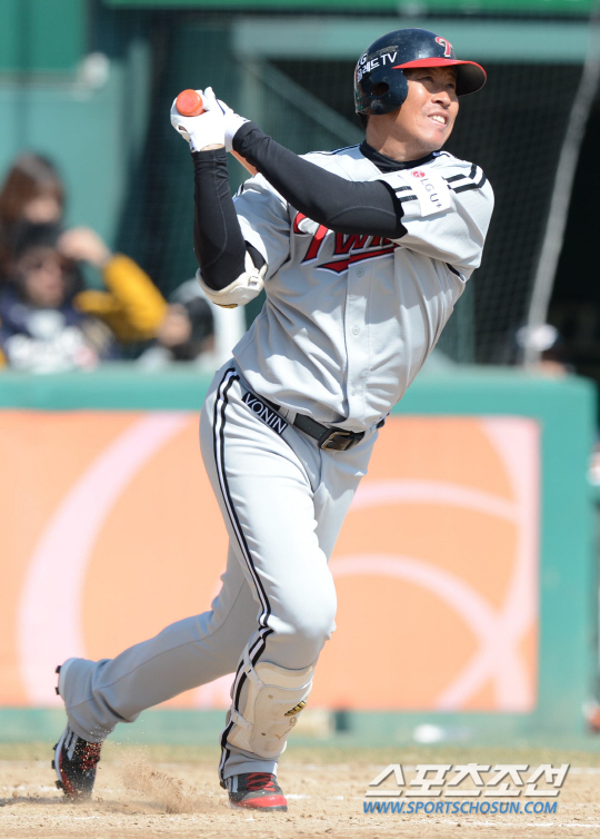 [포토] 이병규, 부활 알리는 1타점 동점 2루타!