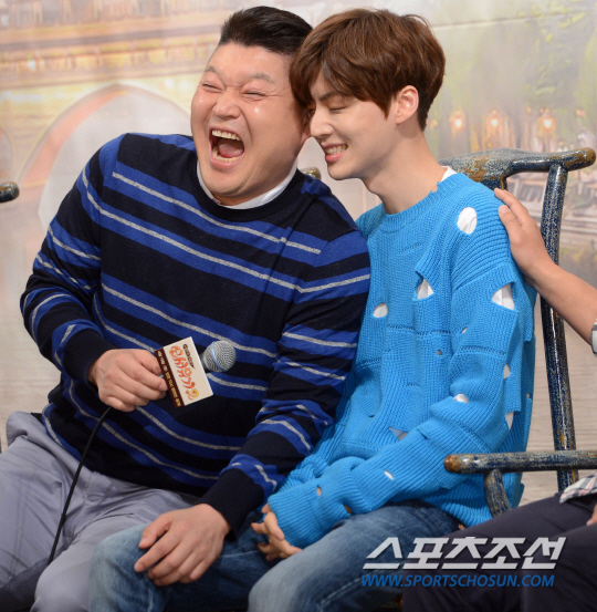 [포토] 강호동-안재현, 얼굴크기 비교!