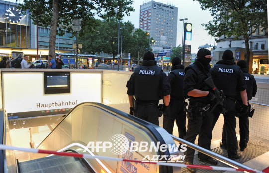 GERMANY-SHOOTING-MALL