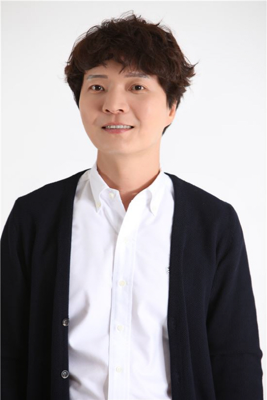 [SC현장] 아빠 된 신정환의 눈물 "도박·뎅기열, 인생의 빚 갚으며 살겠다"(종합)