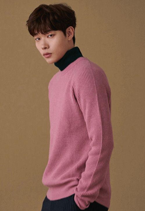 "이 눈빛, 빠져든다" 류준열 '출구없는 현실 남친 매력'[화보]