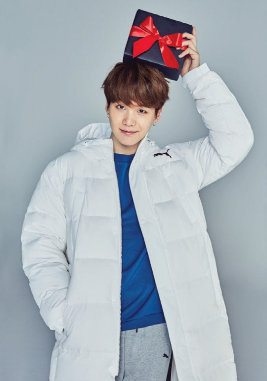 [스타일리뷰] 추위도 멋으로 녹이는 푸마 'BTS 패딩'