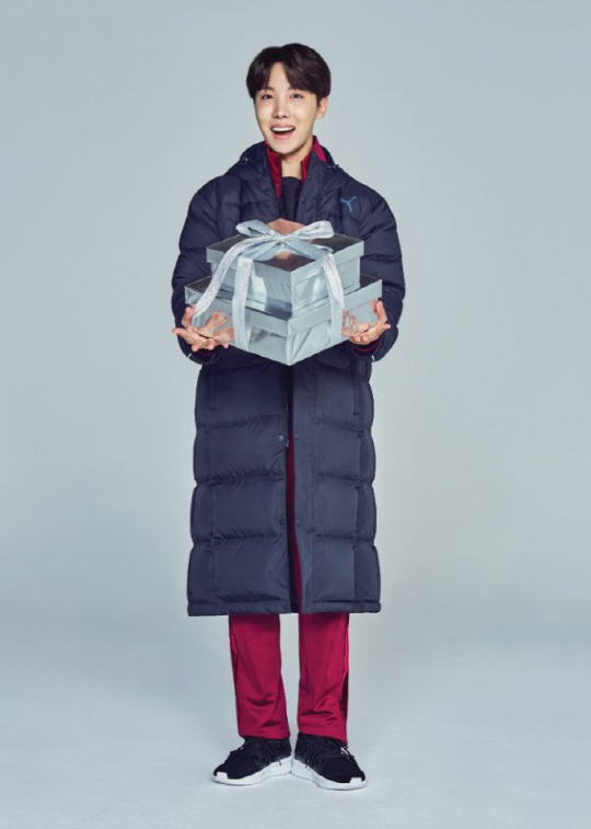 [스타일리뷰] 추위도 멋으로 녹이는 푸마 'BTS 패딩'