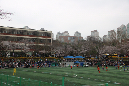 [현장에서] U리그 맞아? 올해도 뜨거웠던 '축구 성지' 아주대
