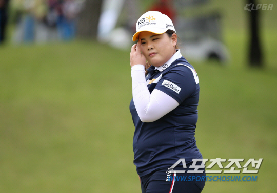 박인비 3번홀 버디 퍼트 놓친후 아쉬워하고 있다 제공=KLPGA/박준석
