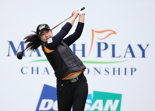 김아림 5번홀 티샷 날리고 있다 제공=KLPGA/박준석