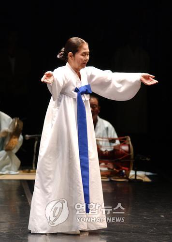 '수건 없는 살풀이춤' 장금도 명인 별세…향년 91세