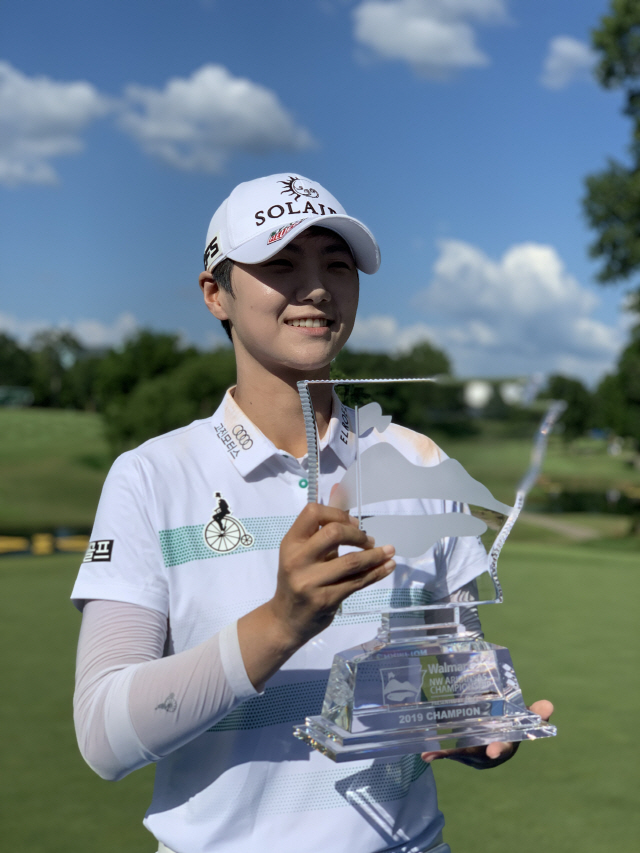 우승 박성현, 고진영 제치고 13주 만에 세계랭킹 1위 복귀