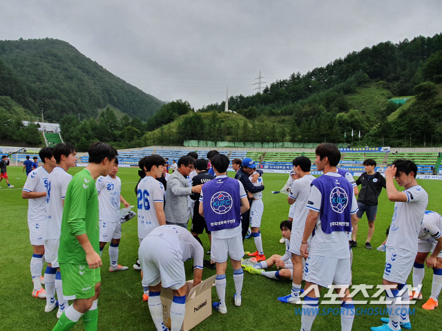 [대학축구 추계연맹전] 롤러코스터 탄 중앙대, 34년 만에 감격의 우승