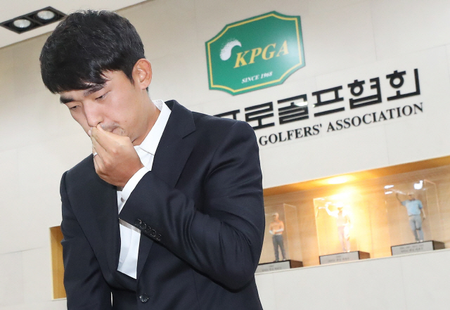 '손가락 욕설' 김비오 징계 3년에서 1년으로 줄었다