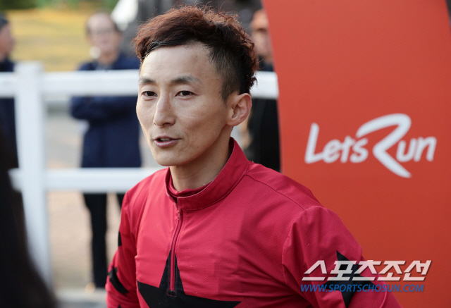 김용근 경마 기수 '농협중앙회장배' 3연패