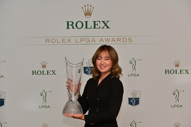 LPGA 신인왕 수상 이정은, 유창한 영어 수상 소감으로 눈길