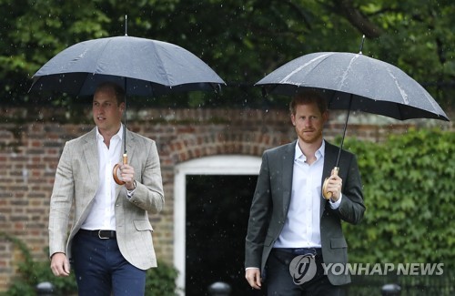 영국 윌리엄 왕세손(왼쪽)과 해리 왕자 형제 [AP=연합뉴스]