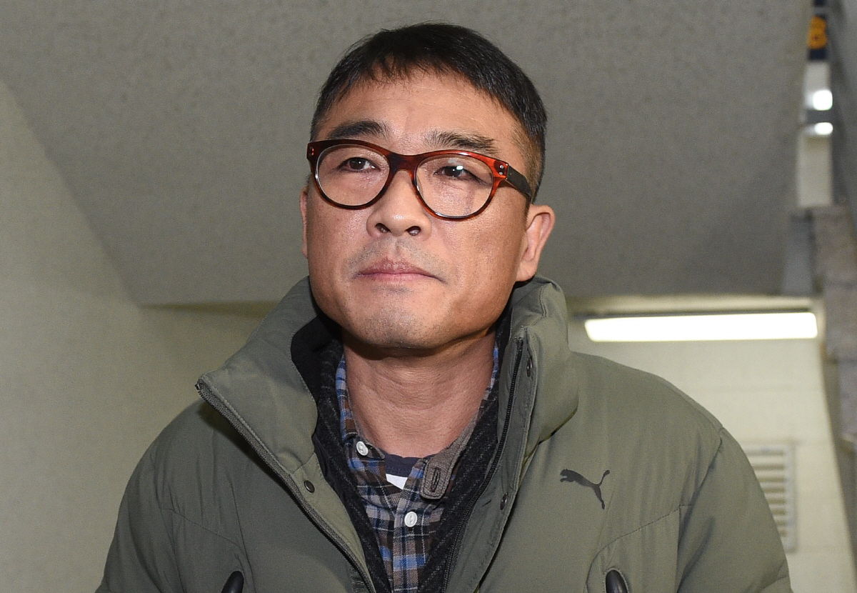 [SC이슈] 김건모, 성폭행 의혹→'배트맨' 경찰출석 맹비난…41일 타임라인(종합)