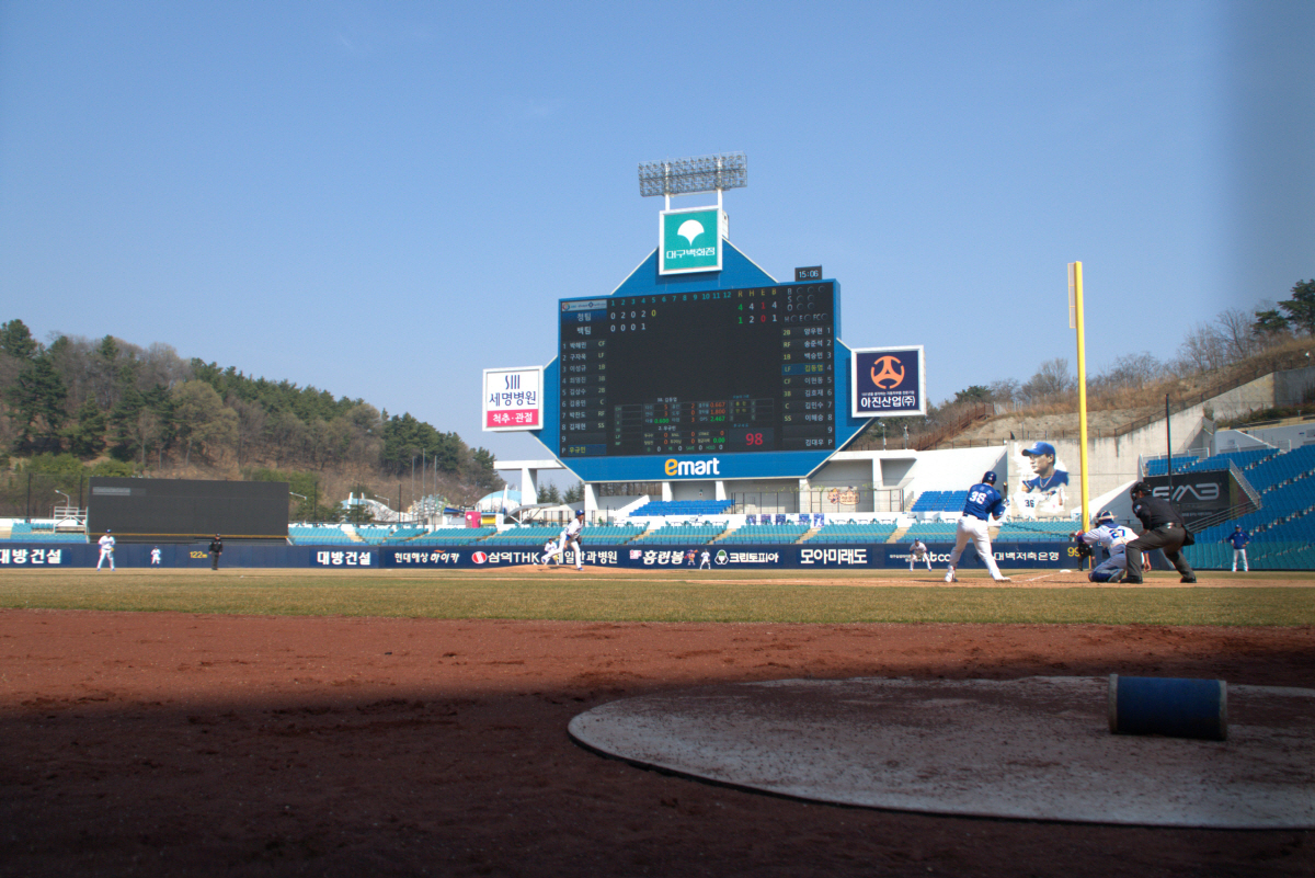 25일 청백전에서 타격하는 김동엽. 사진제공=삼성라이온즈