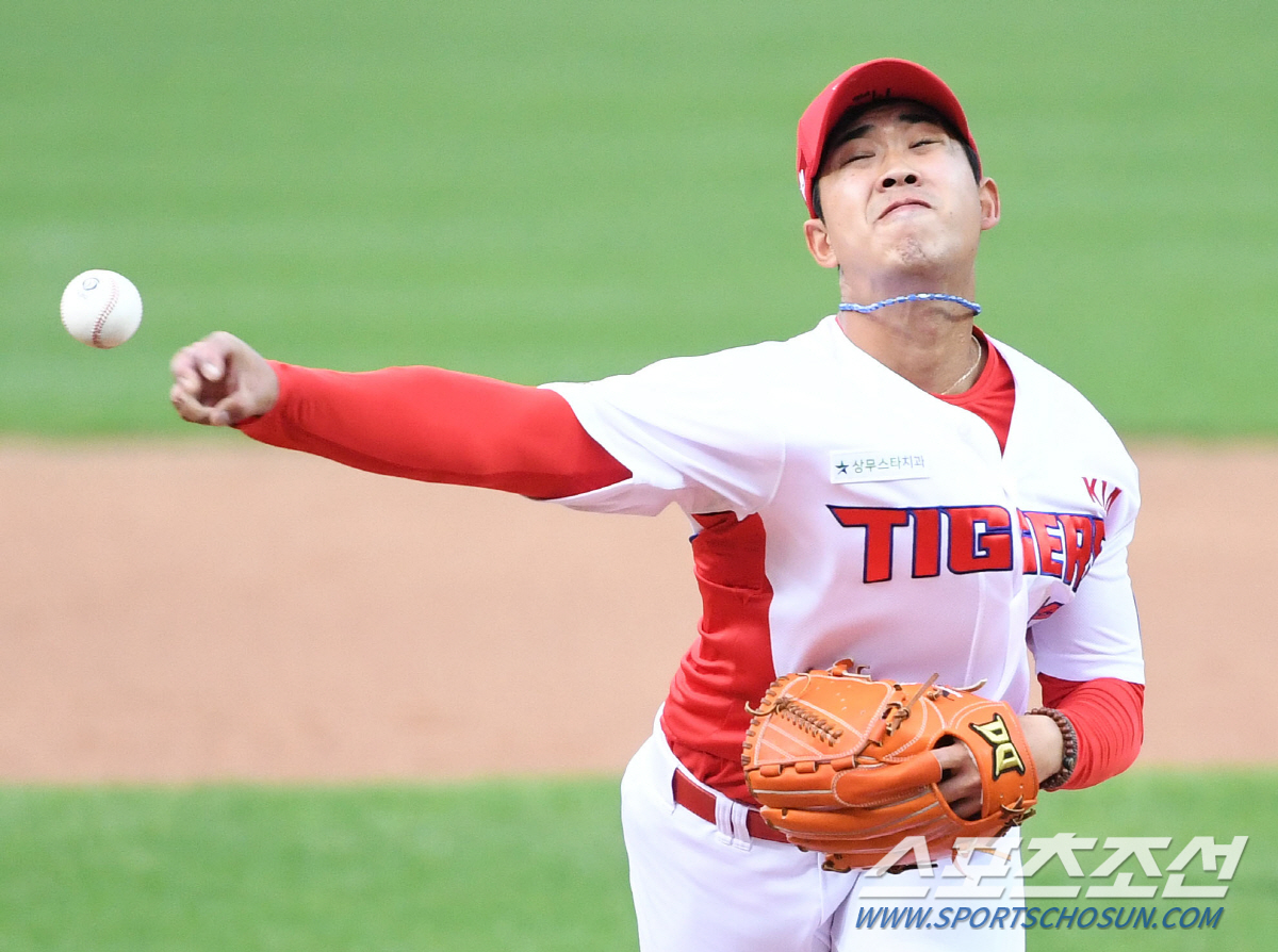 21일 광주 기아챔피언스필드에서 KBO리그 KIA 타이거즈와 롯데 자이언츠의 경기가 열렸다. 선발 등판한 KIA 임기영이 투구하고 있다. 광주=송정헌 기자 songs@sportschosun.com/2020.05.21/