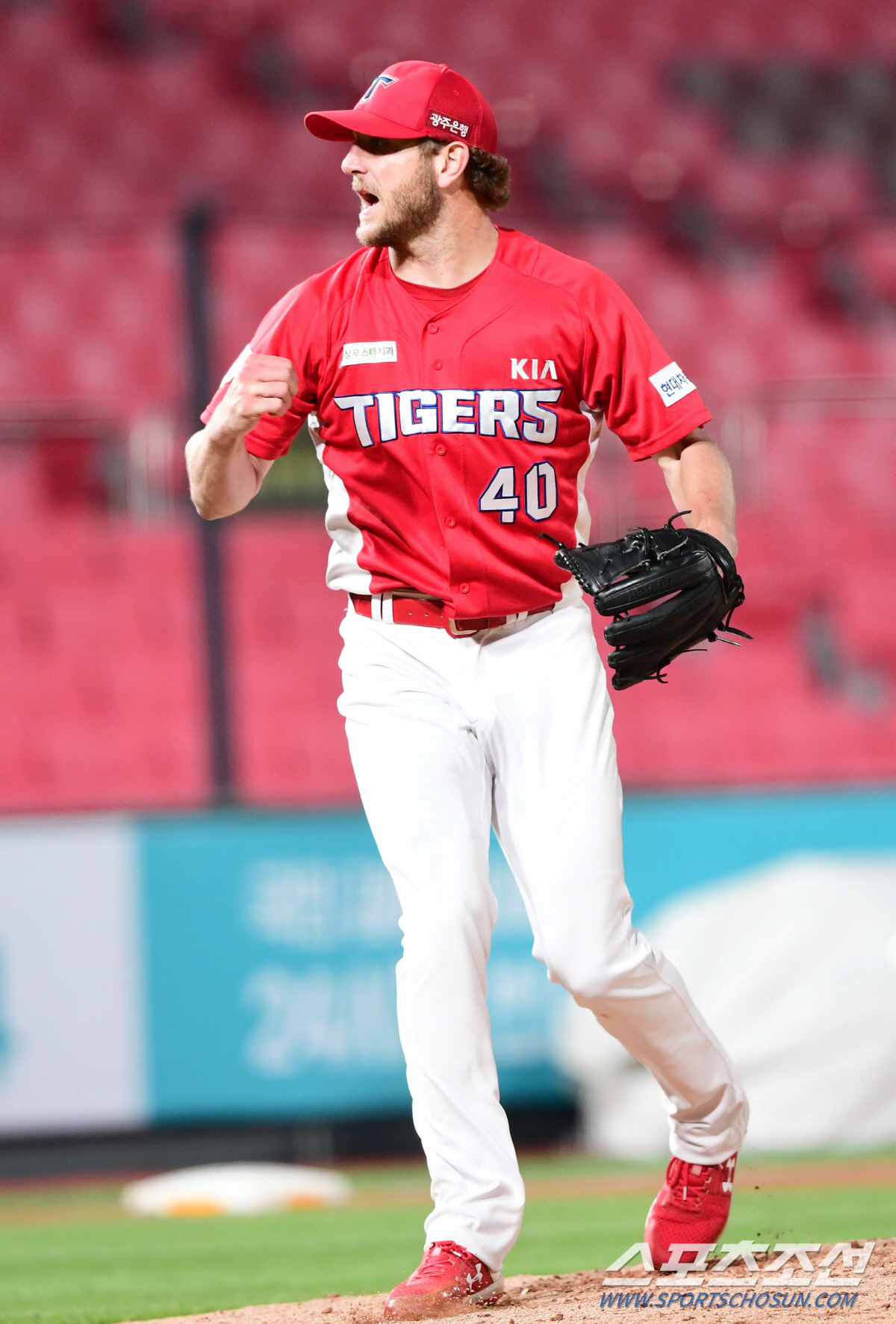 2020 KBO리그 KT위즈와 KIA타이거즈의 경기가 26일 수원 KT위즈파크에서 열렸다. KIA 선발투수 가뇽이 KT 5회말 2사 3루에서 심우준을 삼진으로 돌려 세우며 위기를 벗어나고 있다.수원 =최문영 기자 deer@sportschosun.com /2020.05.26/