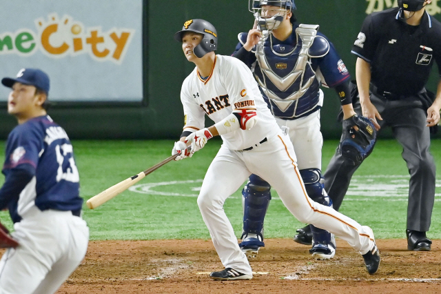 '요미우리 선수 코로나19 확진' NPB 사무국장 "개막 일정 아직 변함 없다"