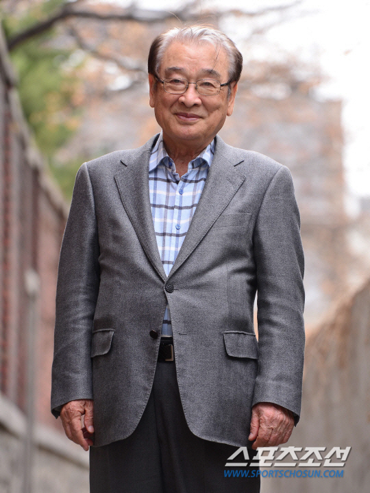 [단독] 이순재 "요즘같은 세상 매니저 머슴살이? 해도해도 너무합니다" (인터뷰 종합)