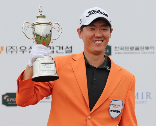 이지훈의 신들린 '버디 쇼', 18세 김주형의 18번 홀 이글, 퍼트서 갈린 KPGA 개막전 우승