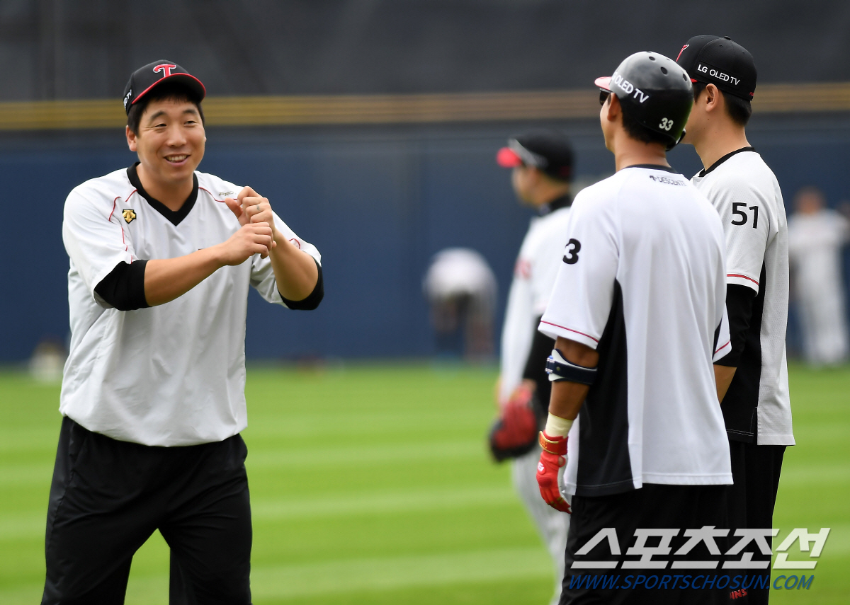 [SC스토리] ‘신바람 야구 선봉장’ LG 김현수, 오늘도 연승을 향해 구슬땀