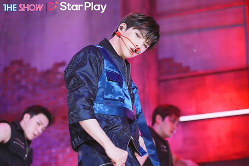강다니엘 ‘waves’, ‘최고의 콜라보 노래’ 투표에서 1위