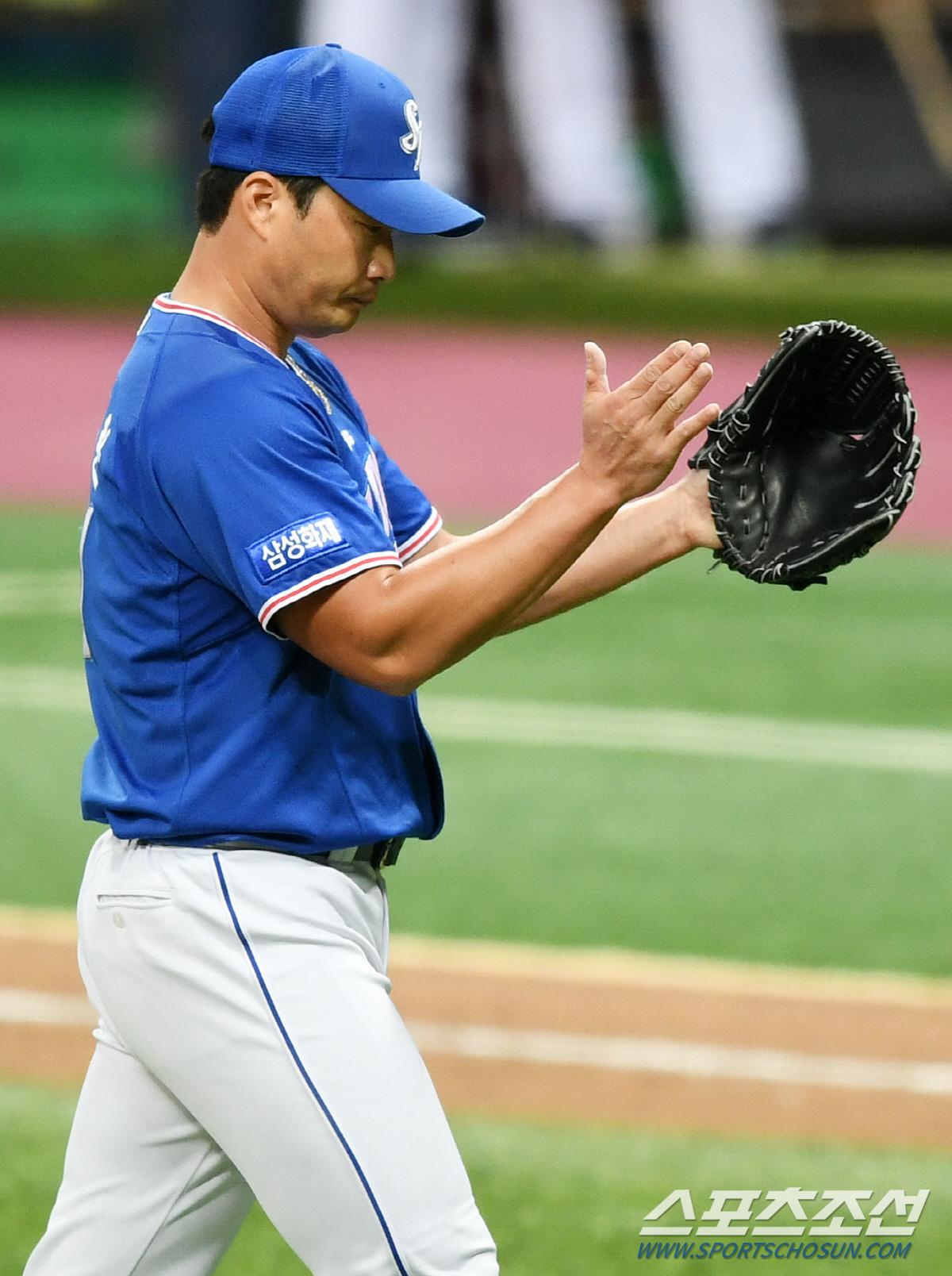2020 KBO리그 삼성 라이온즈와 키움 히어로즈의 경기가 29일 고척스카이돔에서 열렸다. 오승환이 9회말 등판해 5-4 승리를 지켰다. 오승환이 박수를 치며 기뻐하고 있다. 고척=정재근 기자 cjg@sportschosun.com/2020.08.27/