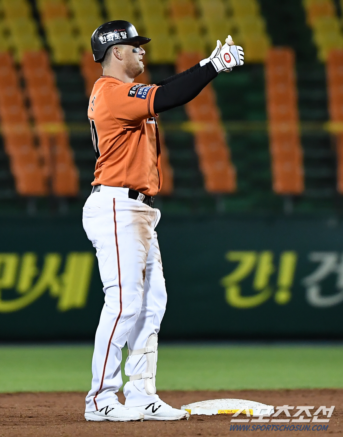 2020 KBO리그 한화 이글스와 NC 다이노스의 경기가 23일 대전 한화생명이글스파크에서 열렸다. 5회말 선두타자 한화 반즈가 안타를 날린 뒤 기뻐하고 있다. 대전=박재만 기자 pjm@sportschosun.com/2020.10.23/