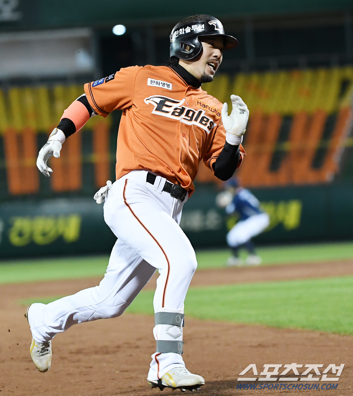 2020 KBO리그 한화 이글스와 NC 다이노스의 경기가 23일 대전 한화생명이글스파크에서 열렸다. 3회말 선두타자 한화 이용규가 안타를 날린 뒤 3루까지 진루하고 있다. 대전=박재만 기자 pjm@sportschosun.com/2020.10.23/