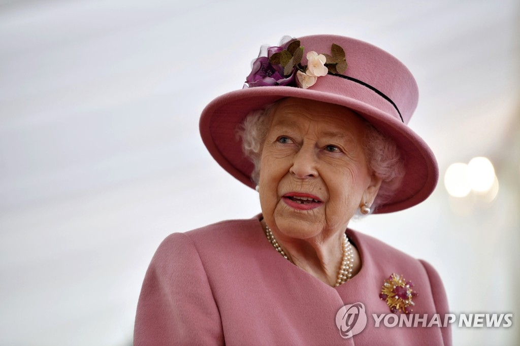 영국여왕 죽었다고? 프랑스 방송사 미리써둔 부고 대방출 사고
