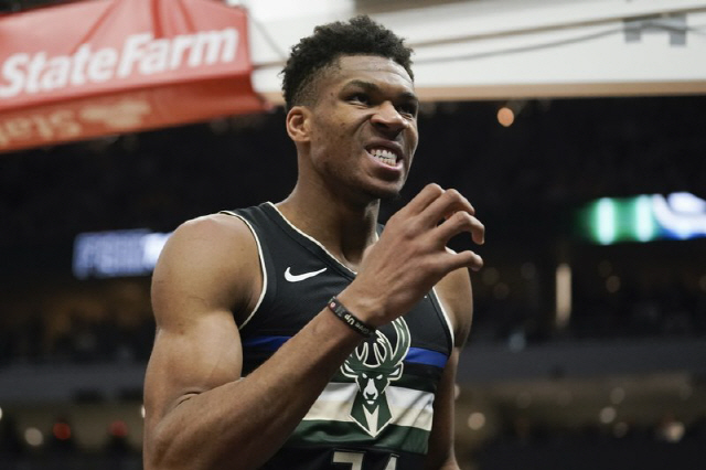 아데토쿤보 "슈퍼맥스 재계약 집중 안한다", NBA 향후 5년 판도 뒤흔들 의미심장한 한마디, 왜?