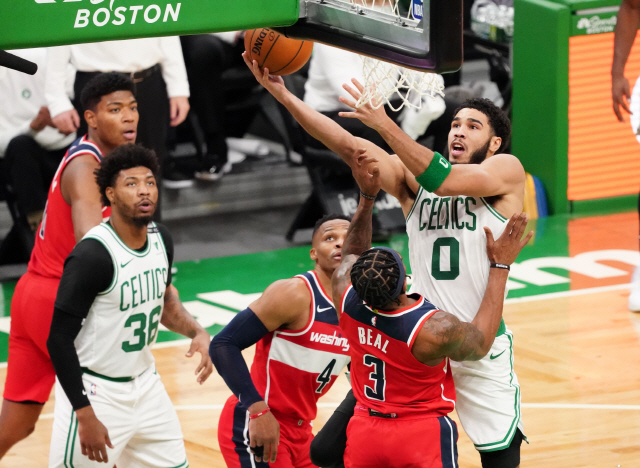 NBA 최고의 변수, 코로나 확진 발동시작. 필라델피아, 보스턴, 댈러스 휘청거린다.