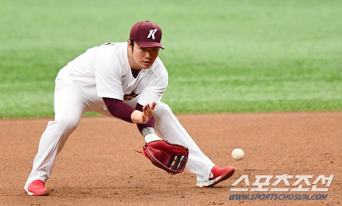 박병호 '1루 후계자' 이명기와 한몸같은 수비 [고척 스케치]