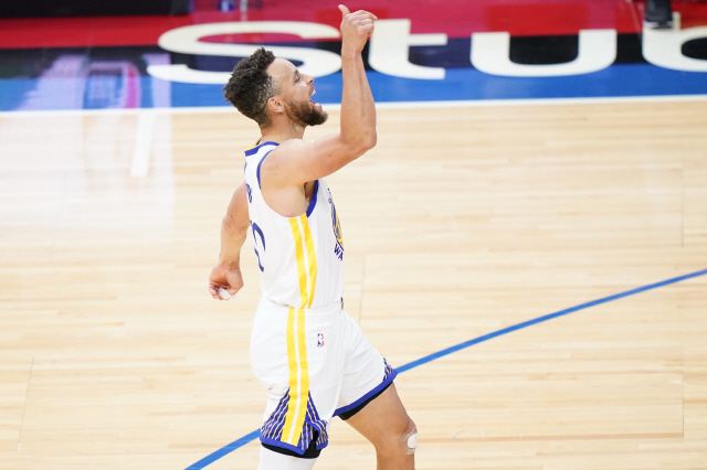 NBA '최고슈터' 스테판 커리, 비법 공개 "아버지 덕분에"