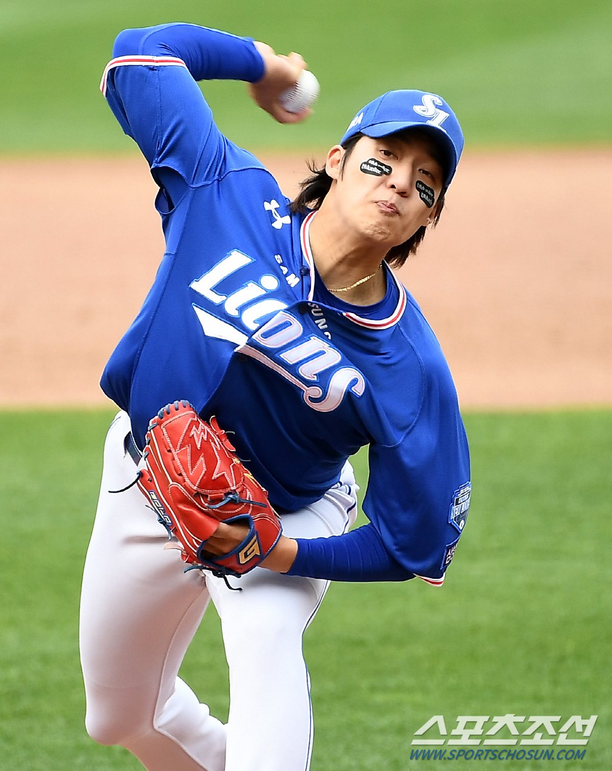 KIA 최형우 병살 처리 후 포효한 아기 사자 원태인 [광주스토리]