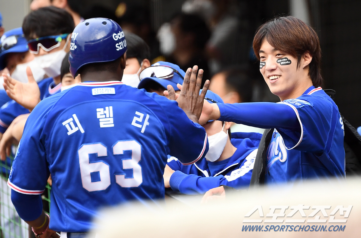 KIA 최형우 병살 처리 후 포효한 아기 사자 원태인 [광주스토리]