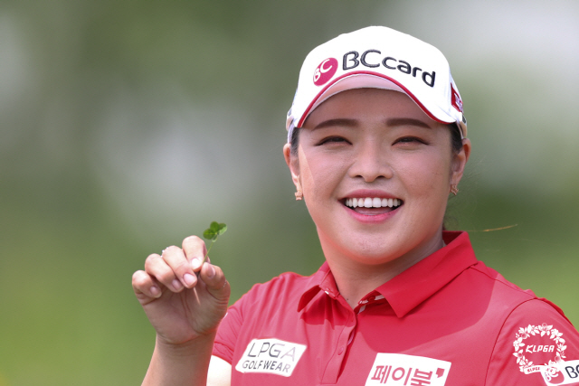 장하나, 삼수 끝 시즌 첫 승...1부 투어 14승으로 누적 상금 50억원 돌파