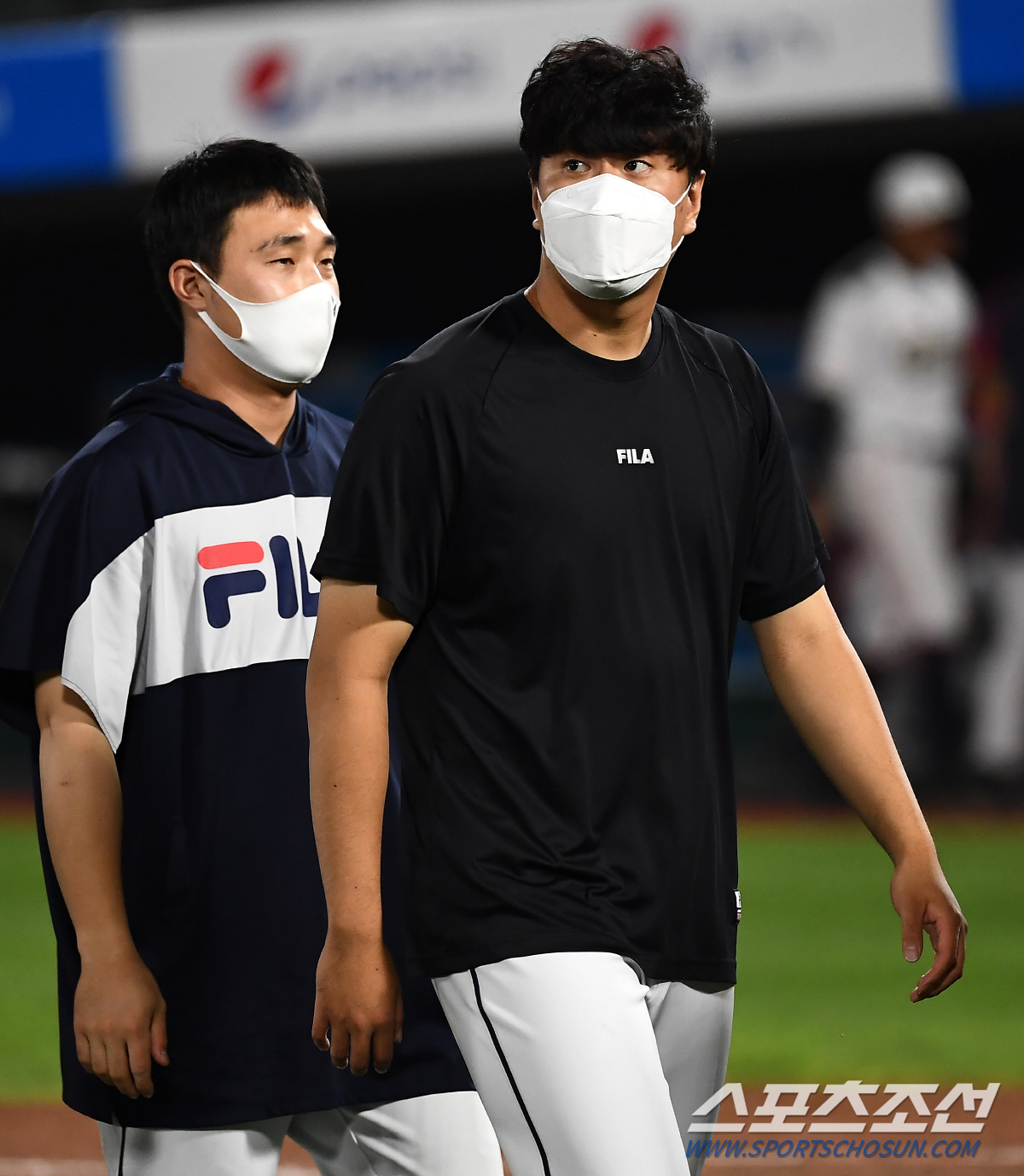 ‘문제는 제구’ 이영하, 두 달 만에 오른 마운드에서 스스로 무너졌다 [SC스토리]