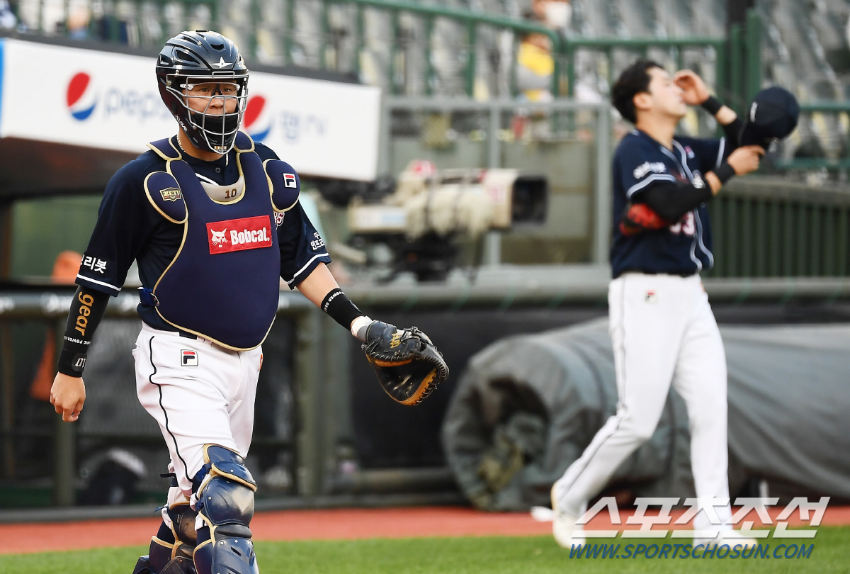 ‘문제는 제구’ 이영하, 두 달 만에 오른 마운드에서 스스로 무너졌다 [SC스토리]